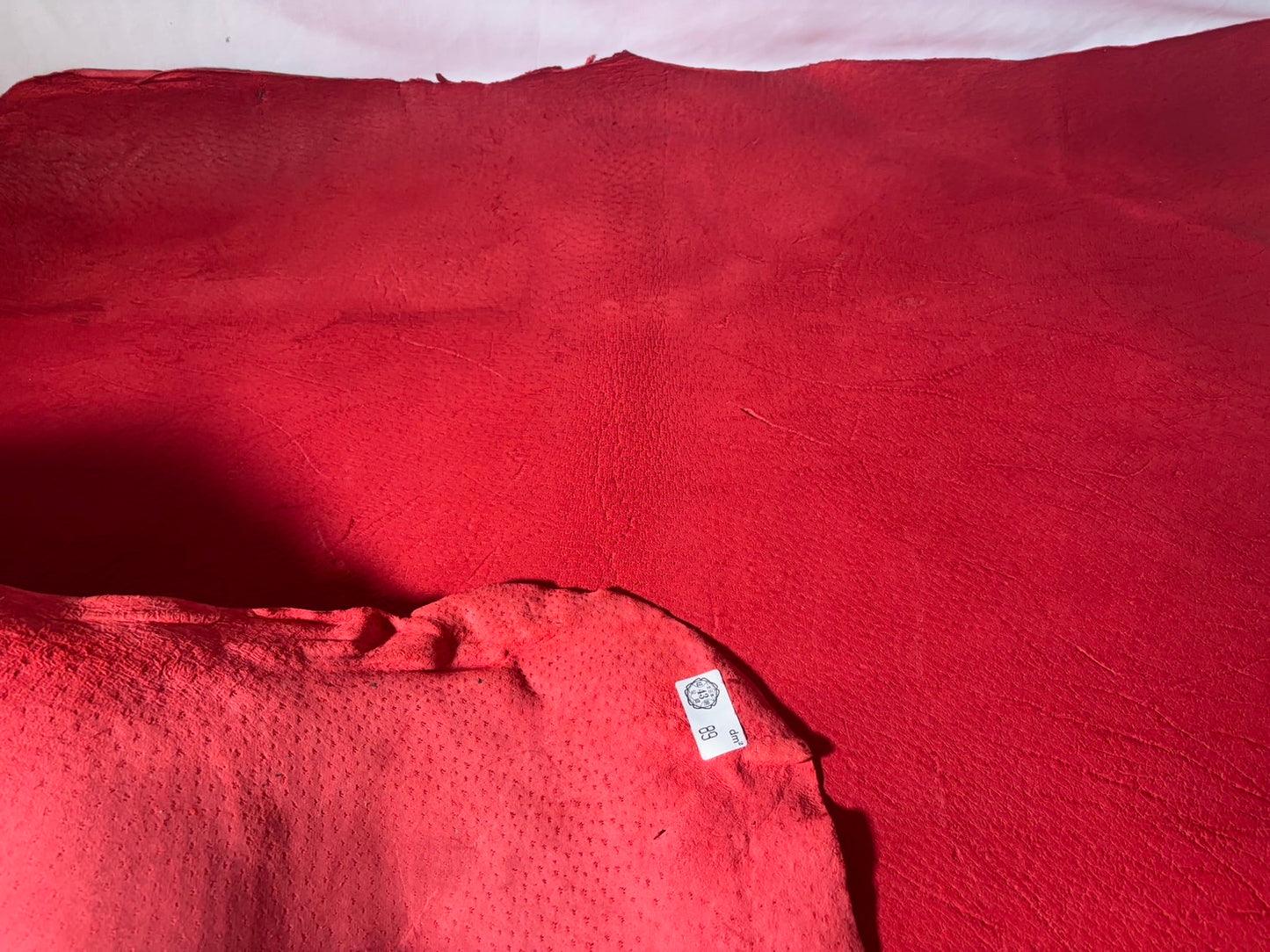 歴戦の猛者 猪革(ヌメ)レッドカラー Aランク89ds 1.7mm銀面あり 税込み価格