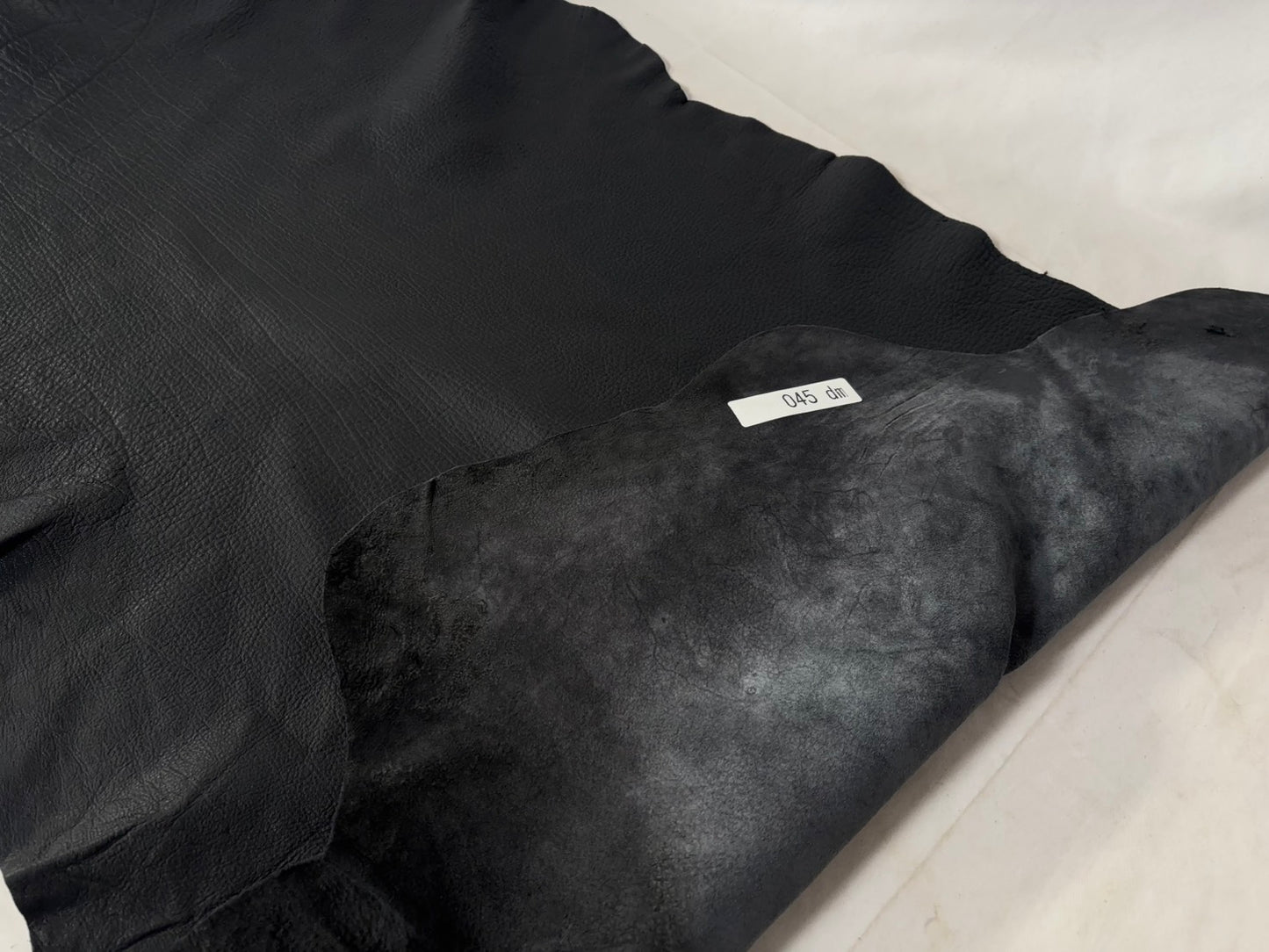 シカ革(ヌメ)ソフトタイプ ブラックカラー レザーAAランク45ds 1.1mm 銀面あり