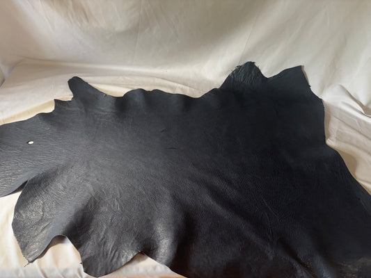 シカ革(ヌメ)ソフトタイプ　ネイビーカラー　レザーAランク65ds　1.5ｍｍ　銀面あり