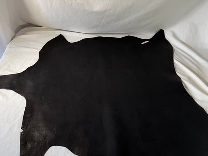シカ革(ヌメ)パリッとタイプ改　　ブラックカラー　Aランク55ds　1.1ｍｍ　銀面あり　シボなし艶あり　