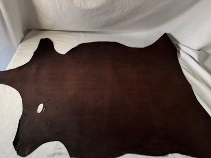 シカ革(ヌメ)パリッとタイプ改　　ブラウンカラー　Aランク46ds　1ｍｍ　銀面あり　シボなし艶あり　