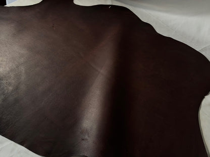 シカ革(ヌメ)パリッとタイプ改　　ブラウンカラー　Aランク43ds　1ｍｍ　銀面あり　シボなし艶あり　