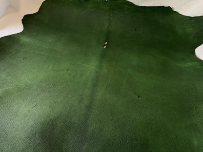 猪革(ヌメ)グリーンカラー　Bランク67ds　1.6ｍｍ銀面あり　税込み価格　穴あり