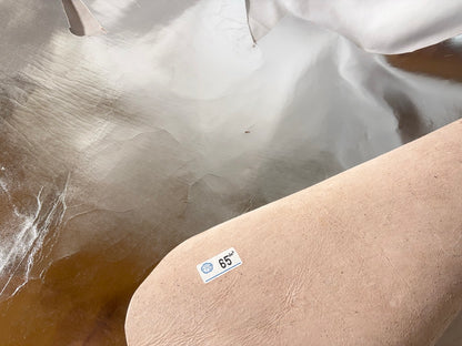 鹿革(ヌメ)シルバーカラー銀箔　Aランク65ds　1.5ｍｍ銀面あり　税込み価格　