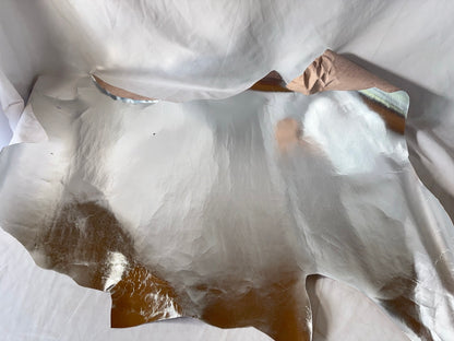 鹿革(ヌメ)シルバーカラー銀箔　Aランク61ds　1.1ｍｍ銀面あり　税込み価格　