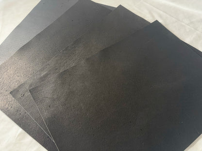 カットレザー１枚　ツキノワグマ　Aランク　A3サイズ