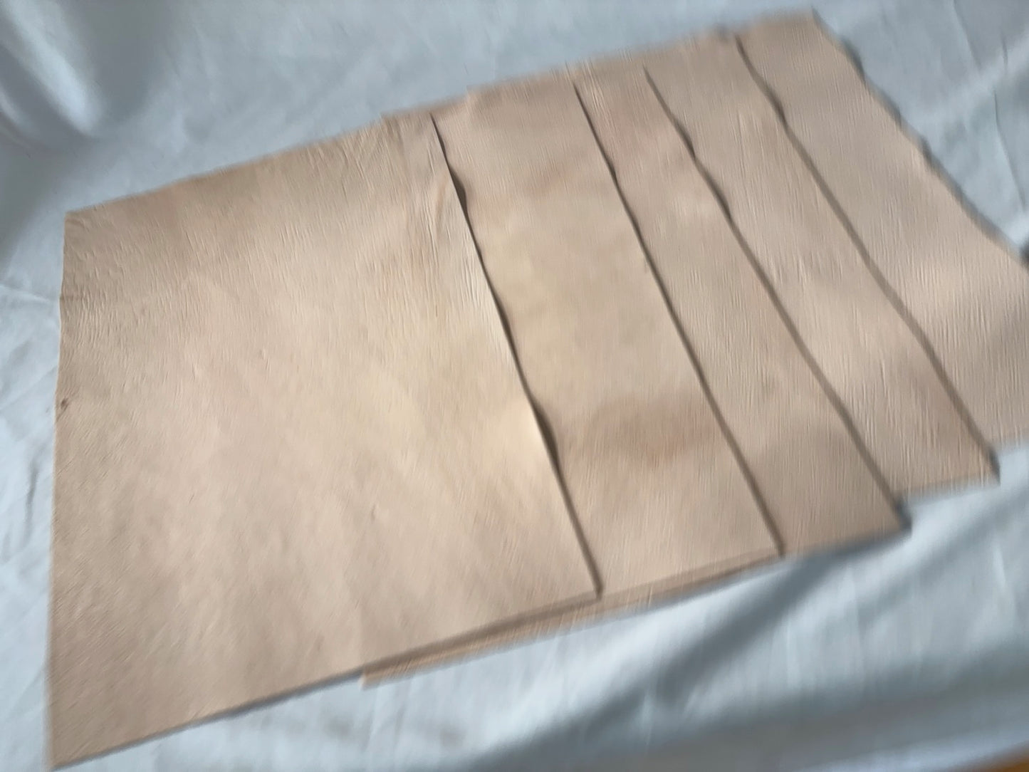 カットレザー１枚　鹿革ソフト　生成りカラー　Aランク　A3サイズ