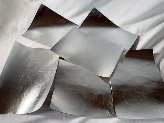 カットレザー１枚　鹿革シルバーカラー銀箔　　A4