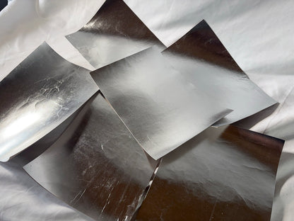 カットレザー１枚　鹿革シルバーカラー銀箔　　A4