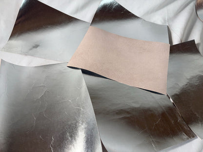 カットレザー１枚　鹿革シルバーカラー銀箔　　A4