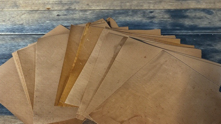 鹿革の折り紙　キャメルカラー　大サイズ　15㎝×15㎝サイズ