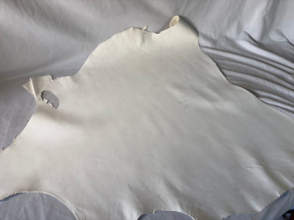 弓道用(試作品)シカ革セ ーム革ヌバック　ライトタイプ　　生成りカラーレザーAランク　57ds　１．５㎜