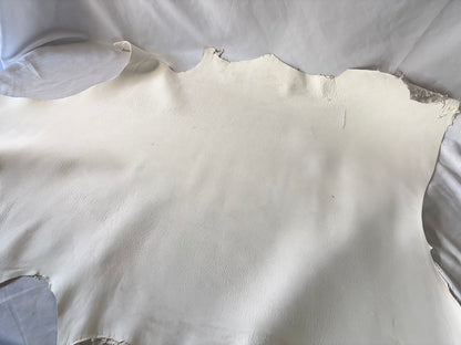 弓道用(試作品)シカ革セ ーム革ヌバック　ライトタイプ　　生成りカラーレザーAランク　63ds　１．５㎜