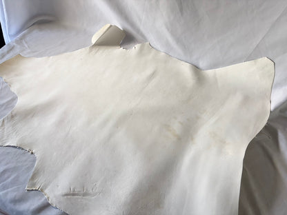 弓道用(試作品)シカ革セ ーム革ヌバック　ライトタイプ　　生成りカラーレザーAランク　48ds　1.3㎜