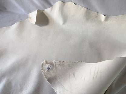 弓道用(試作品)シカ革セ ーム革ヌバック　ライトタイプ　　生成りカラーレザーAランク　66ds　１．５㎜