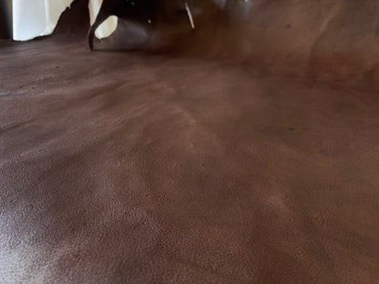 熊革(ヒグマ)ブラウンカラー　1.6㎜　136ds　Aランク　シワあり