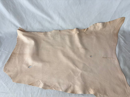 量産安価モデル　シカ革(ヌメ)ソフトタイプ　生成りカラー　平均45ds　0.8㎜～1.2㎜ｍｍ　銀面あり　