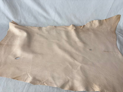 量産安価モデル　シカ革(ヌメ)ソフトタイプ　生成りカラー　平均45ds　0.8㎜～1.2㎜ｍｍ　銀面あり　