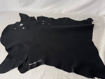 シカ革(ヌメ)ソフトタイプ　ブラックカラー　レザーAランク36ds　1ｍｍ　銀面あり