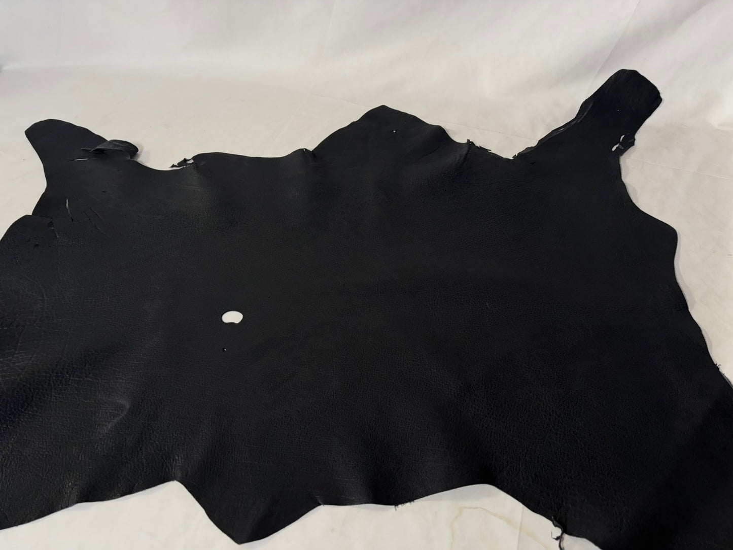 シカ革(ヌメ)ソフトタイプ　ブラックカラー　レザーAランク39ds　1ｍｍ　銀面あり