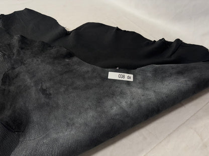 シカ革(ヌメ)ソフトタイプ　ブラックカラー　レザーAランク38ds　1ｍｍ　銀面あり