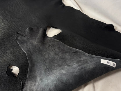 シカ革(ヌメ)ソフトタイプ　ブラックカラー　レザーAランク67ds　2.5ｍｍ　銀面あり