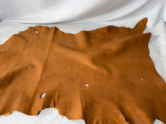 シカ革(ヌメ)ソフトタイプ　キャメルカラー　レザーAランク49ds　1.2ｍｍ　銀面あり