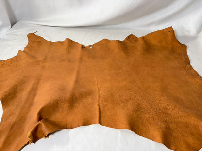 シカ革(ヌメ)ソフトタイプ　キャメルカラー　レザーAランク44ds　1.2ｍｍ　銀面あり