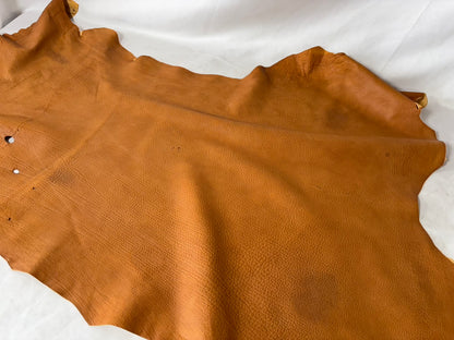 シカ革(ヌメ)ソフトタイプ　キャメルカラー　レザーAランク60ds　1.5ｍｍ　銀面あり