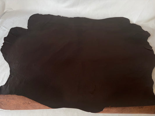 猪革(ヌメ)ダークブラウンカラー　Bランク48ds　1.3ｍｍ銀面あり　税込み価格 　トコ傷多め