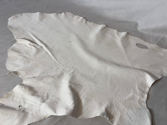 キョン革(ヌメ)従来タイプ　生成りカラー　Bランク28ds　0.8ｍｍ　ヌバック　夏原皮