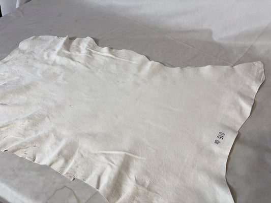 キョン革(ヌメ)従来タイプ　生成りカラー　Bランク15ds　0.8ｍｍ　ヌバック　夏原皮