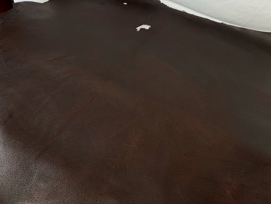 猪革(ヌメ)ダークブラウンカラー　Aランク122ds　1.8ｍｍ銀面あり　税込み価格 　山の主