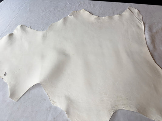 弓道用(試作品)シカ革セ ーム革ヌバック　ライトタイプ　　生成りカラーレザーAランク　48ds　1.3㎜