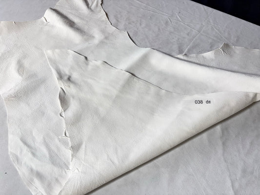 シカ革セ ーム革ヌバック　従来タイプ　　生成りカラーレザーAランク　38ds　0.7㎜ 　